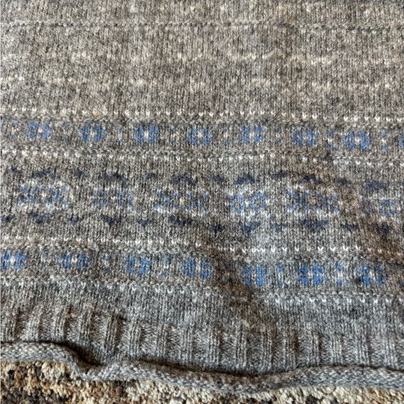 Vintage Columbia Women’s Large Shetland Wool Grey Sweater V Neck Blue Floral - Picture 6 of 6